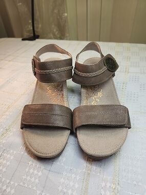 Aetrex Taupe Metallic Braided Strap Sandals